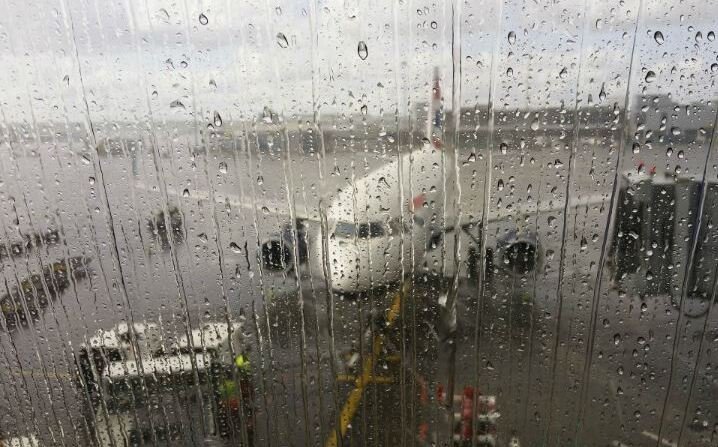 el-aeropuerto-sigue-operando-pero_0_6_718_447