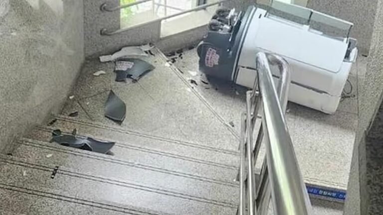 robot-cae-escaleras-corea-sur-1