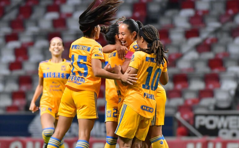 liliana-mercado-festeja-gol-toluca
