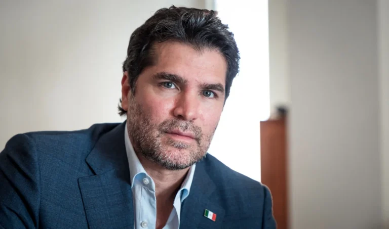 Oficial-Eduardo-Verástegui-se-registra-como-candidato-a-la-presidencia-de-México