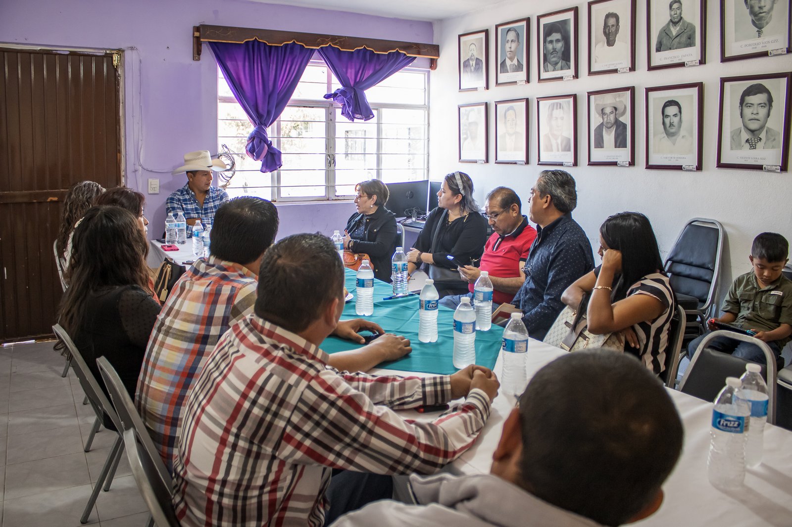 Reunión de Directores de Escuelas Primarias en Mier y Noriega- ¿Se Escucharon las Demandas de los Padres 3