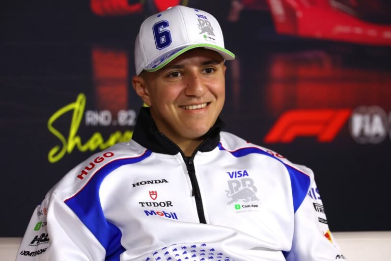 Red Bull elige a Hadjar como compañero de Verstappen en 2026