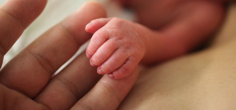 Mama-cruzar-la-frontera-con-bebe-muerto