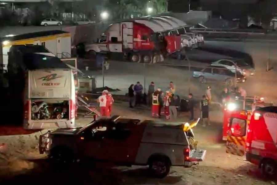 Autobus-embiste-a-trabajadores-en-la-carretera-a-Laredo-en-Apodaca-NL-reportan-un-muerto-y-varios-heridos-1