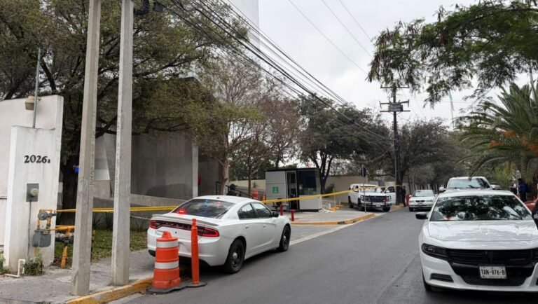 agentes-ministeriales-resguardan-acceso-torre
