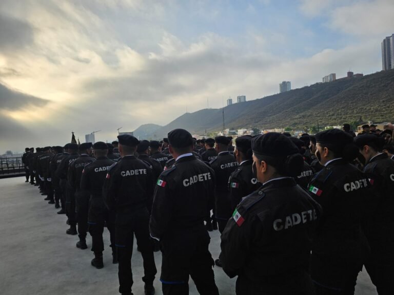 graduan_323_cadetes_fuerza_civil_93ef43884e