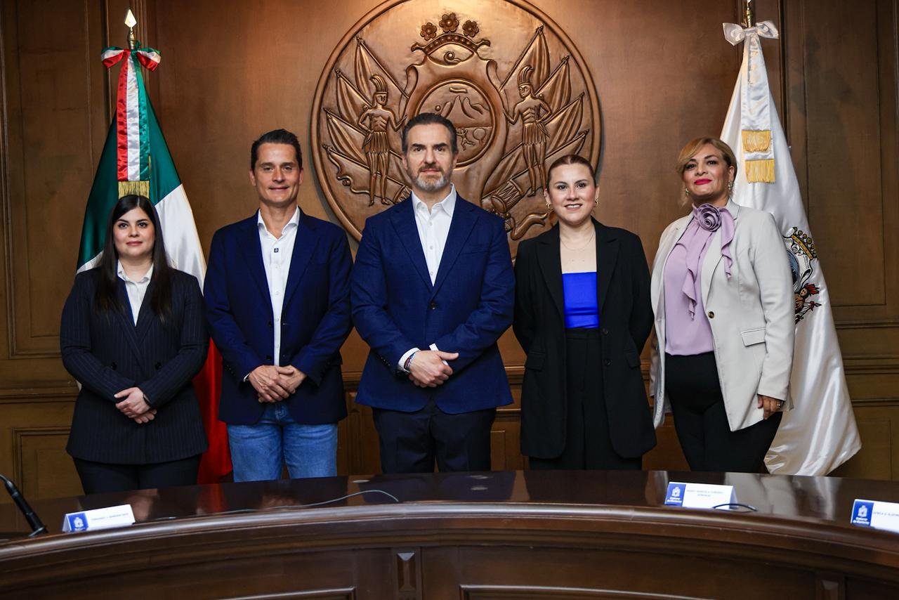 CAMBIOS EN GABINETE 2