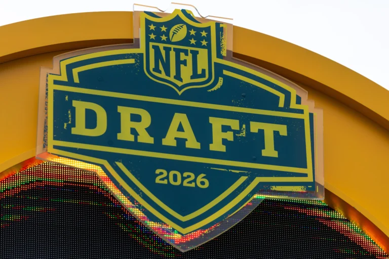 Draft NFL toma forma con destinos proyectados de talentos