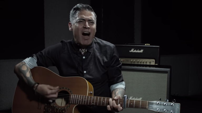 Bruno Danzza apuesta por la honestidad emocional en “El milagro de tenerte”