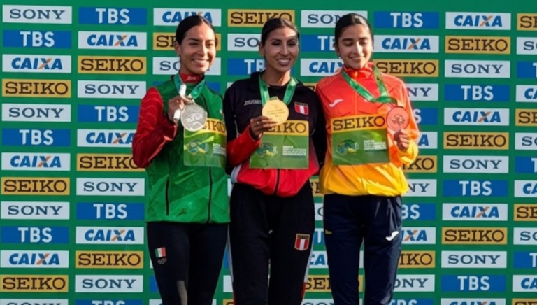 Alejandra Ortega logra plata en Brasil en marcha por equipos