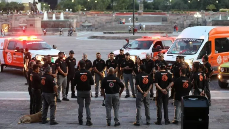 Elementos de Protección Civil del estado de Nuevo León.