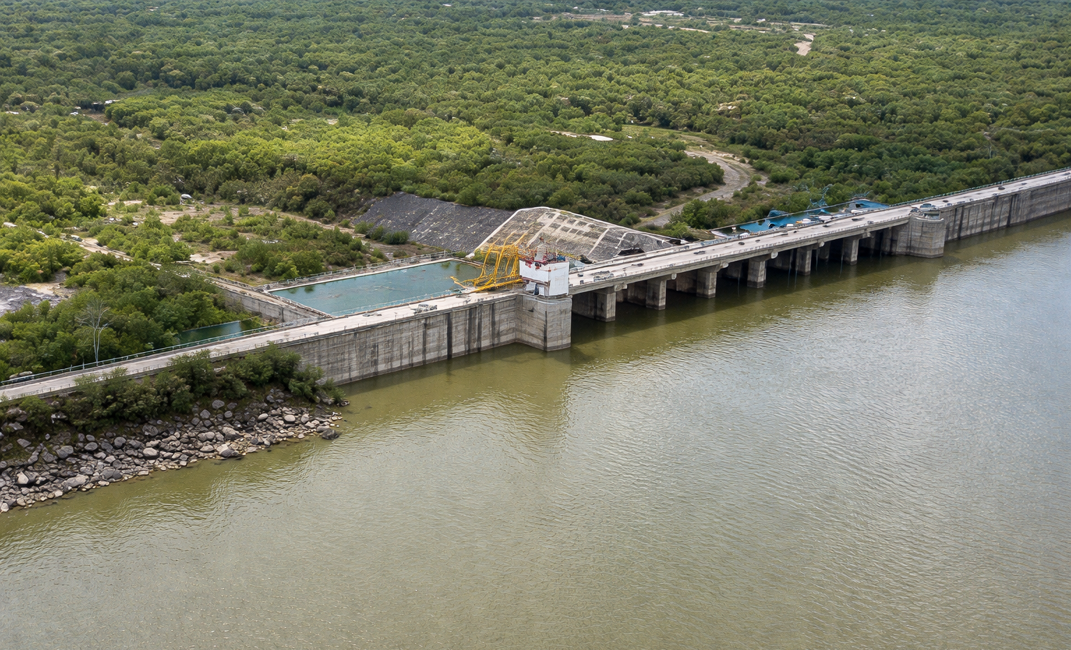 Presa el cuchillo.11