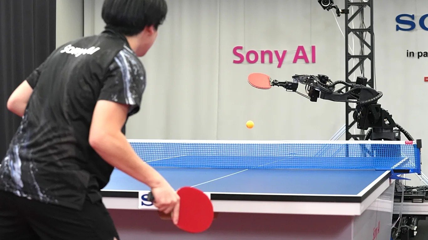 Robot de Sony vence a jugadores en ping-pong en Tokio