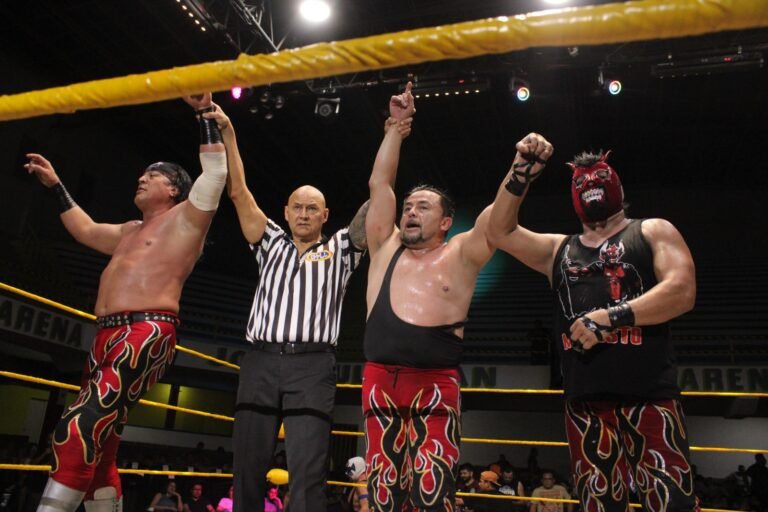 Euforia gana tras quitarle la máscara a Rey Hechicero