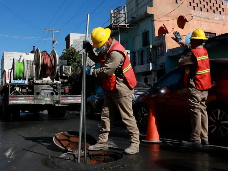 agua-y-drenaje-de-monterrey-limpian-191-kilometros-de-alcantarillado-en-la-zona-metropolitana-6a00d9e7-focus-min0.07-0.49-1479-828