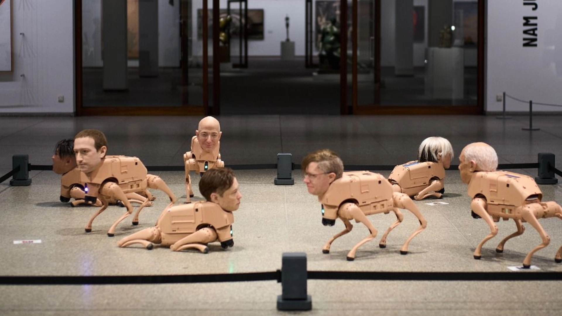 9432473
