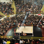Místico fue ovacionado en su 20 aniversario y Hechicero mantuvo el campeonato ante una arena llena