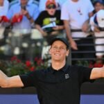 Sinner alcanza histórica racha y va tras record de Djokovic