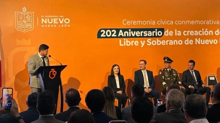 large_gobernador_reconoce_pausa_tesla_pero_suma_419_proyectos_ebccd9f2d4