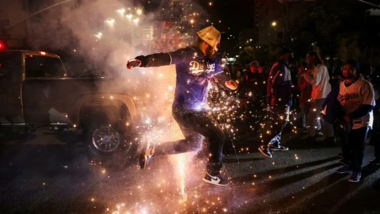 5438985439