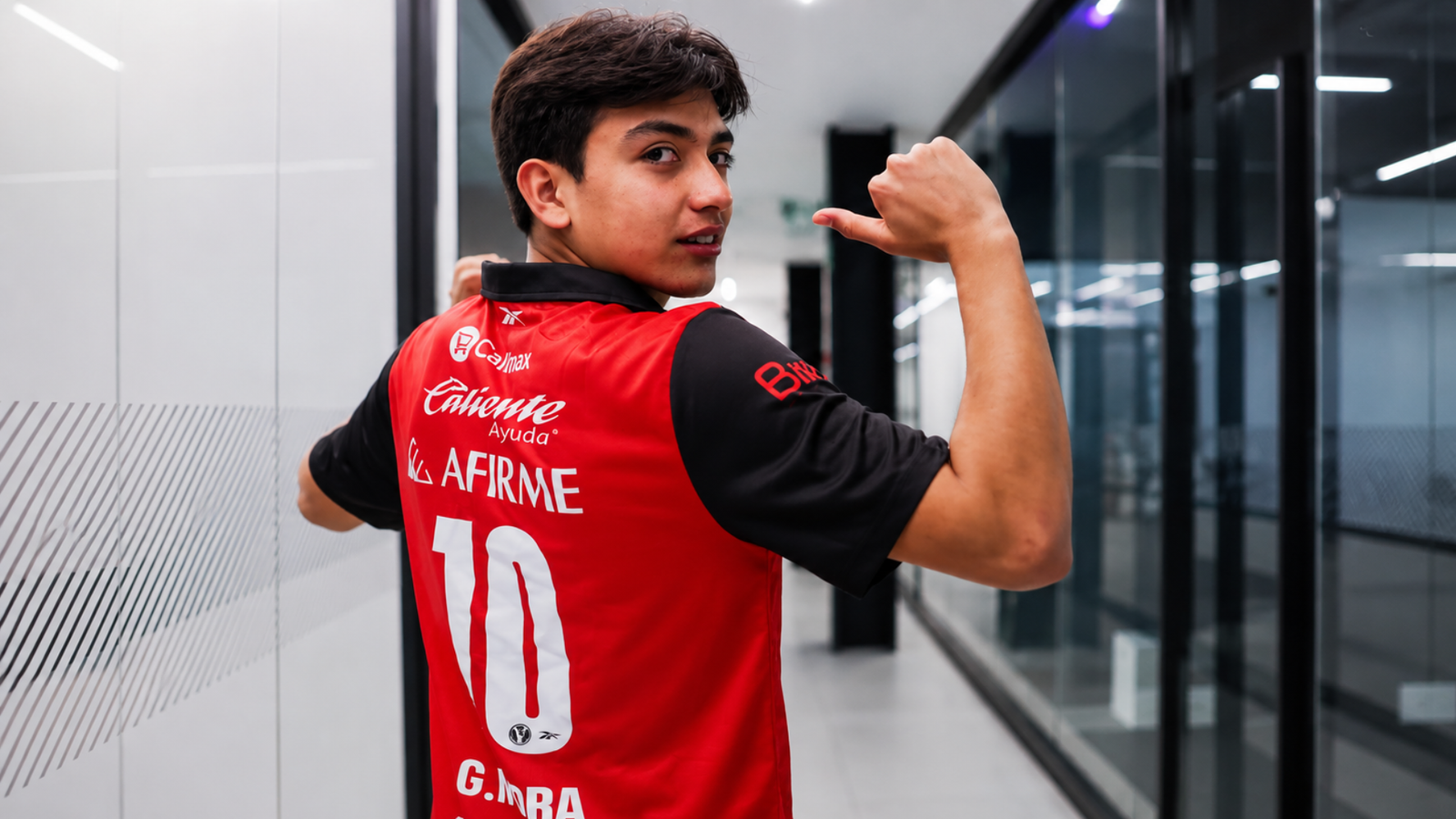 Gilberto Mora recibe el contrato más grande en la historia de Xolos