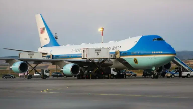 Donald Trump usó contenedor de comida para huir de amenaza iraní