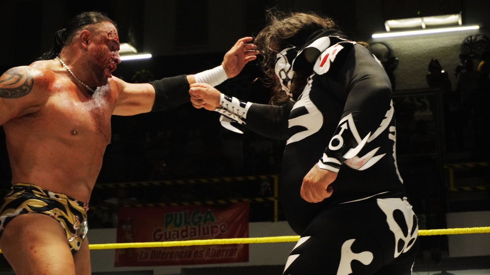 ¡Victoria! Texano Jr. vence a LA Park en la lucha estrella final