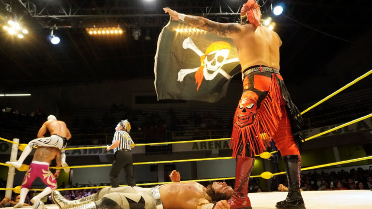 ¡Brutal! Lucha: Soberano Jr. y Zandokan Jr. se quedan con el triunfo